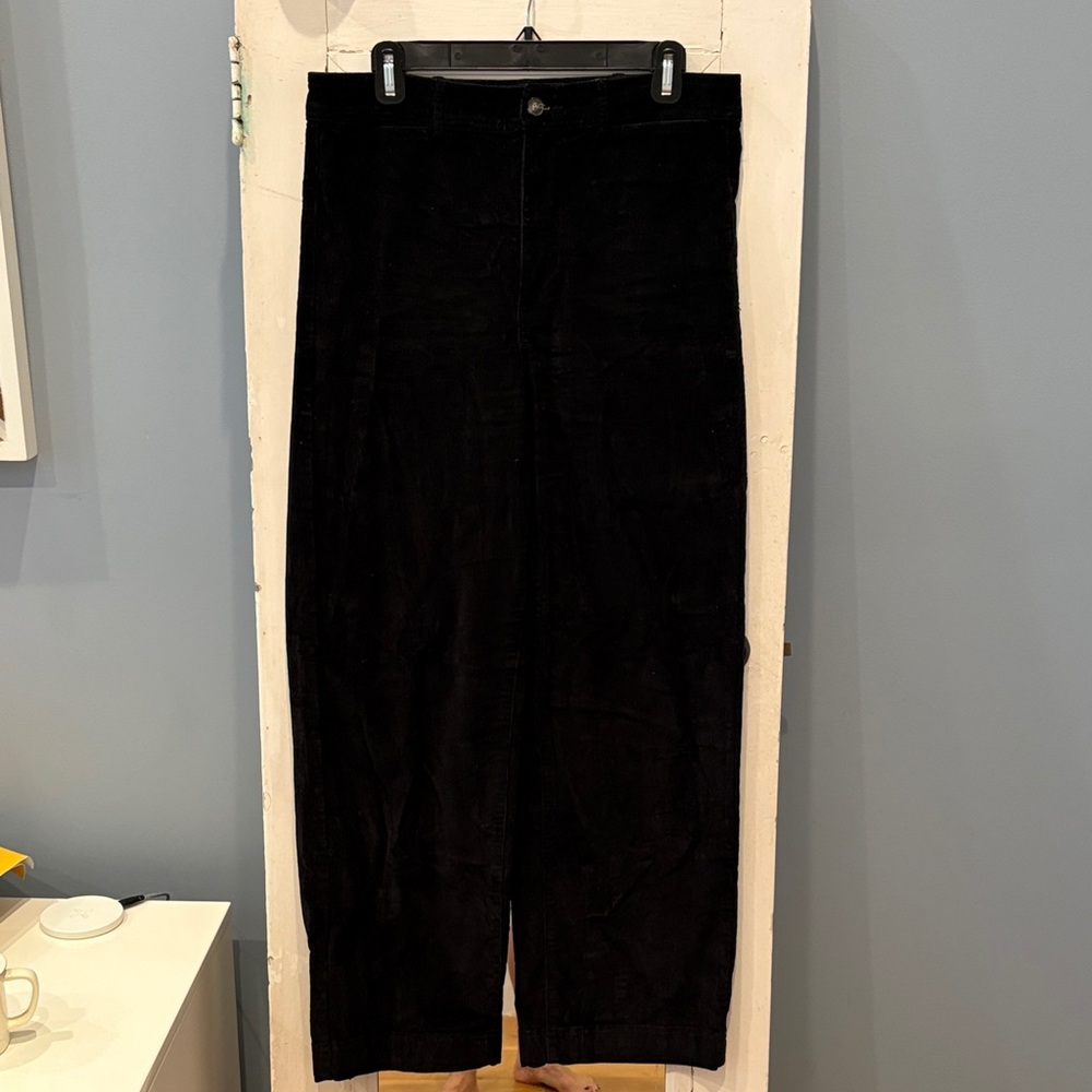Everlane Women’s Corduroy Pants in Black